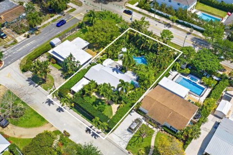House in West Palm Beach, Florida 2 bedrooms, 119.66 sq.m. № 2158324 - photo 28