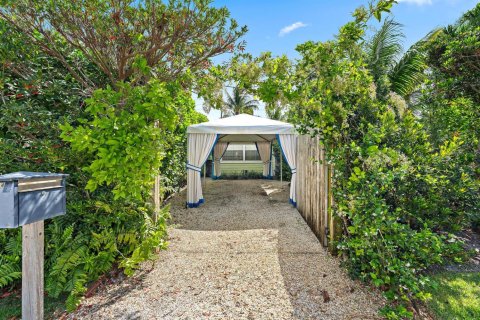 House in West Palm Beach, Florida 2 bedrooms, 119.66 sq.m. № 2158324 - photo 29