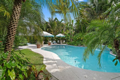 House in West Palm Beach, Florida 2 bedrooms, 119.66 sq.m. № 2158324 - photo 15