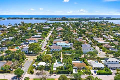 House in West Palm Beach, Florida 2 bedrooms, 119.66 sq.m. № 2158324