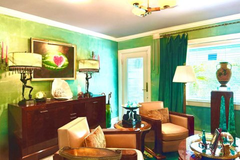 House in West Palm Beach, Florida 2 bedrooms, 119.66 sq.m. № 2158324 - photo 8