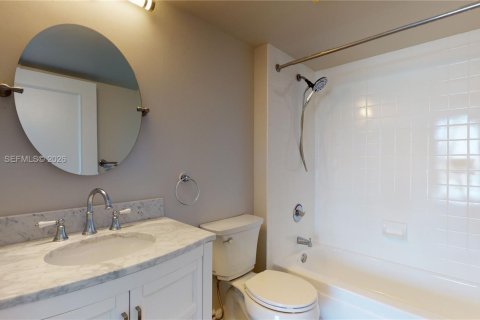 Condominio en alquiler en Miami, Florida, 2 dormitorios, 88.26 m2 № 2031859 - foto 18