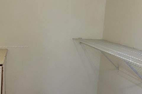 Condo in Lauderhill, Florida, 3 bedrooms  № 1878890 - photo 25