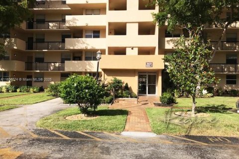 Condo in Lauderhill, Florida, 3 bedrooms  № 1878890