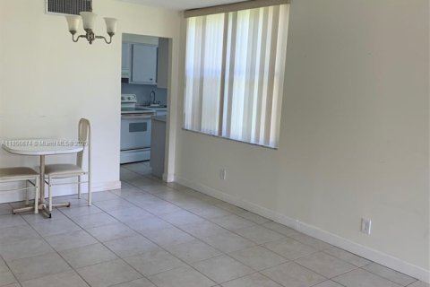 Condo in Lauderhill, Florida, 3 bedrooms  № 1878890 - photo 3