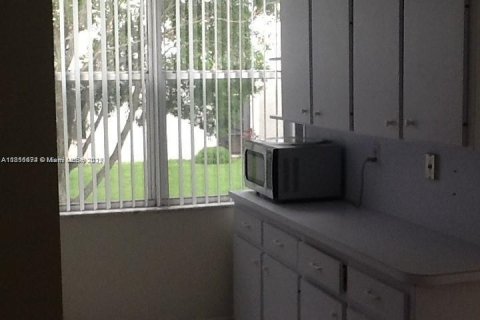 Condo in Lauderhill, Florida, 3 bedrooms  № 1878890 - photo 11