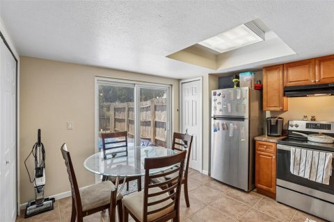 Touwnhouse à vendre à Orlando, Floride: 2 chambres, 90.67 m2 № 2157586 - photo 15