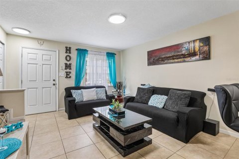 Touwnhouse à vendre à Orlando, Floride: 2 chambres, 90.67 m2 № 2157586 - photo 6