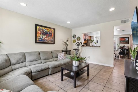 Touwnhouse à vendre à Orlando, Floride: 2 chambres, 90.67 m2 № 2157586 - photo 11