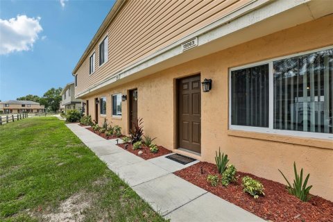 Touwnhouse à vendre à Orlando, Floride: 2 chambres, 90.67 m2 № 2157586 - photo 5