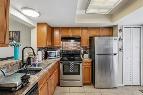 Touwnhouse à vendre à Orlando, Floride: 2 chambres, 90.67 m2 № 2157586 - photo 17