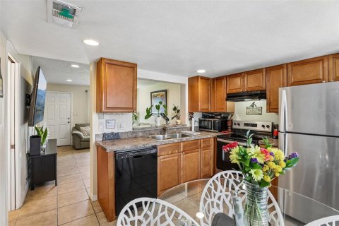 Touwnhouse à vendre à Orlando, Floride: 2 chambres, 90.67 m2 № 2157586 - photo 25