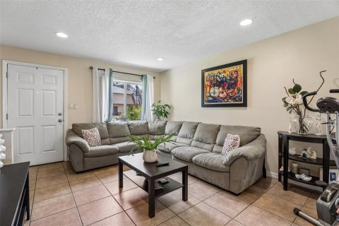 Touwnhouse à vendre à Orlando, Floride: 2 chambres, 90.67 m2 № 2157586 - photo 12
