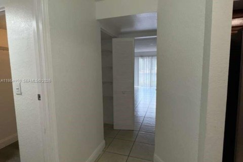 Condominio en alquiler en Sunrise, Florida, 2 dormitorios, 87.7 m2 № 2009326 - foto 7