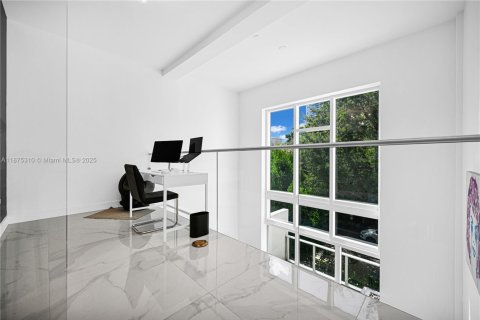 Condominio en venta en Miami, Florida, 2 dormitorios, 152.82 m2 № 1926505 - foto 3