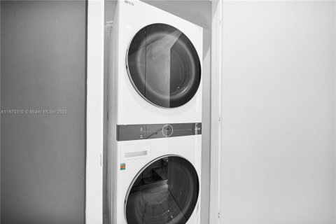 Condominio en venta en Miami, Florida, 2 dormitorios, 152.82 m2 № 1926505 - foto 16