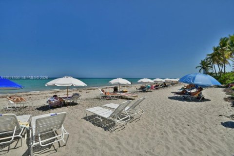 Copropriété à louer à Hallandale Beach, Floride: 2 chambres, 106.84 m2 № 2153583 - photo 22