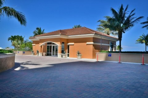 Copropriété à louer à Hallandale Beach, Floride: 2 chambres, 106.84 m2 № 2153583 - photo 6