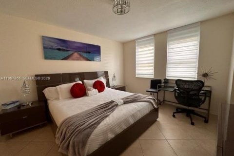 Copropriété à louer à Hallandale Beach, Floride: 2 chambres, 106.84 m2 № 2153583 - photo 25