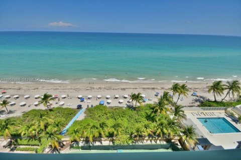 Copropriété à louer à Hallandale Beach, Floride: 2 chambres, 106.84 m2 № 2153583 - photo 23