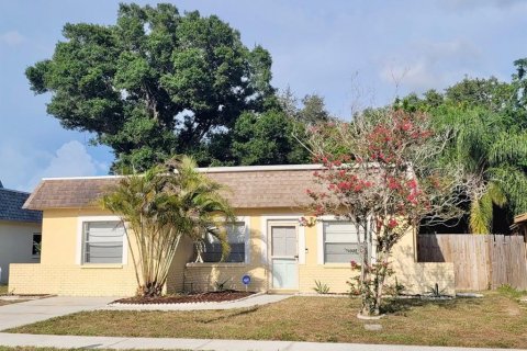 Casa en Largo, Florida 2 dormitorios, 121.89 m2 № 2116978