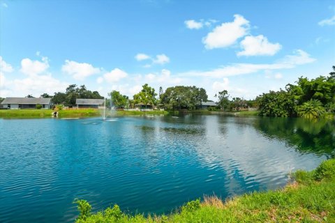 House in Sarasota, Florida 2 bedrooms, 96.25 sq.m. № 1908997 - photo 22
