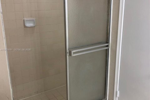Copropriété à louer à Miami, Floride: 2 chambres, 148.27 m2 № 2006264 - photo 23