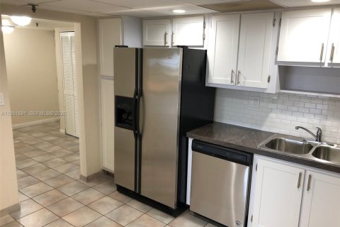 Copropriété à louer à Miami, Floride: 2 chambres, 148.27 m2 № 2006264 - photo 7