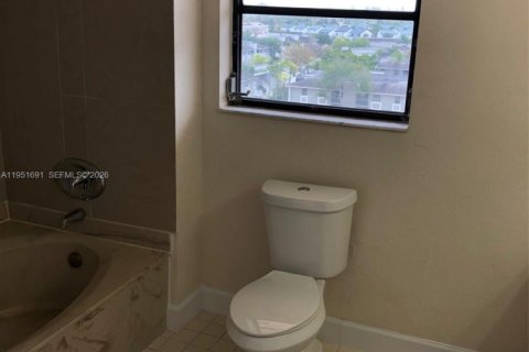Copropriété à louer à Miami, Floride: 2 chambres, 148.27 m2 № 2006264 - photo 18