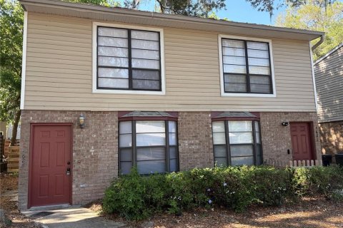 Adosado en Gainesville, Florida 2 dormitorios, 94.3 m2 № 2112125