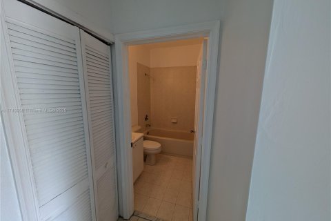 Townhouse in Homestead, Florida 4 bedrooms, 132.2 sq.m. № 1496787 - photo 8