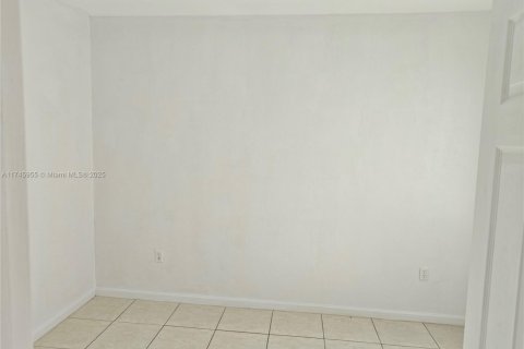 Townhouse in Homestead, Florida 4 bedrooms, 132.2 sq.m. № 1496787 - photo 3