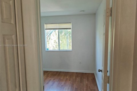 Townhouse in Homestead, Florida 4 bedrooms, 132.2 sq.m. № 1496787 - photo 12