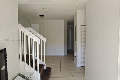 Townhouse in Homestead, Florida 4 bedrooms, 132.2 sq.m. № 1496787 - photo 1