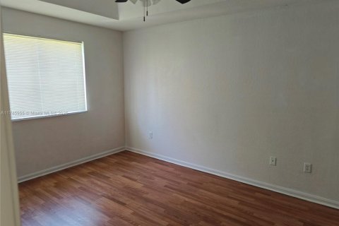 Townhouse in Homestead, Florida 4 bedrooms, 132.2 sq.m. № 1496787 - photo 13