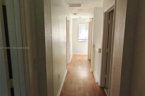 Townhouse in Homestead, Florida 4 bedrooms, 132.2 sq.m. № 1496787 - photo 14