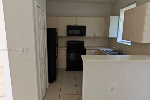 Townhouse in Homestead, Florida 4 bedrooms, 132.2 sq.m. № 1496787 - photo 7