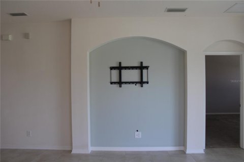 House in Parrish, Florida 3 bedrooms, 164.62 sq.m. № 2216329 - photo 8