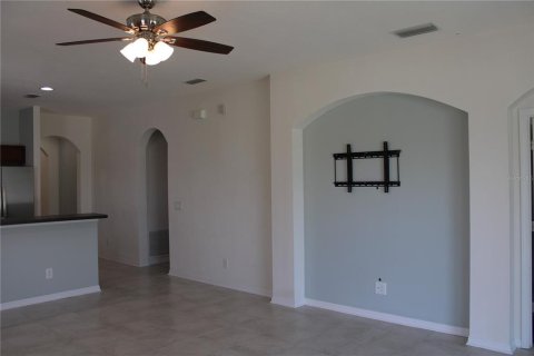 House in Parrish, Florida 3 bedrooms, 164.62 sq.m. № 2216329 - photo 9
