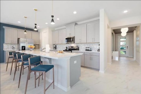 Villa ou maison à vendre à Kissimmee, Floride: 9 chambres, 448.53 m2 № 2399310 - photo 2
