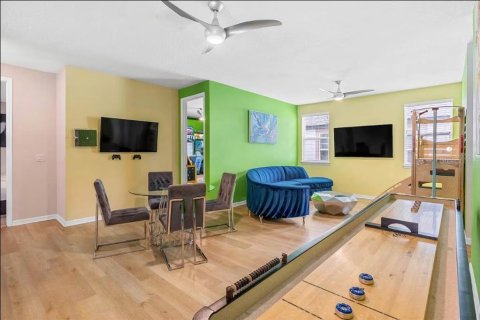 Villa ou maison à vendre à Kissimmee, Floride: 9 chambres, 448.53 m2 № 2399310 - photo 11