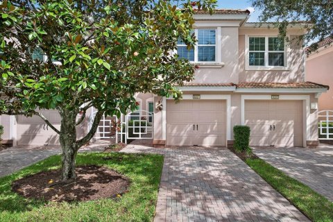 Condominio en alquiler en Davenport, Florida, 2 dormitorios, 175.86 m2 № 1913634 - foto 1