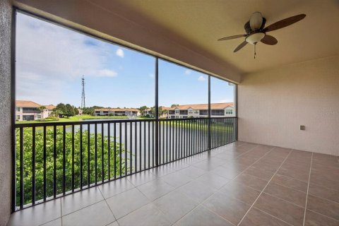 Condominio en alquiler en Davenport, Florida, 2 dormitorios, 175.86 m2 № 1913634 - foto 15