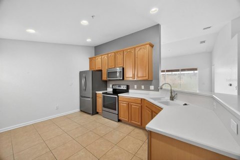 Condominio en alquiler en Davenport, Florida, 2 dormitorios, 175.86 m2 № 1913634 - foto 5