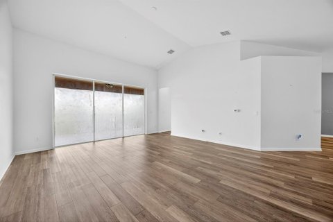 Condominio en alquiler en Davenport, Florida, 2 dormitorios, 175.86 m2 № 1913634 - foto 3