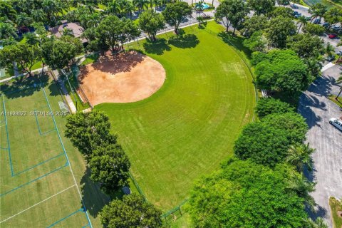 Condominio en venta en Doral, Florida, 3 dormitorios, 261.06 m2 № 1987109 - foto 12