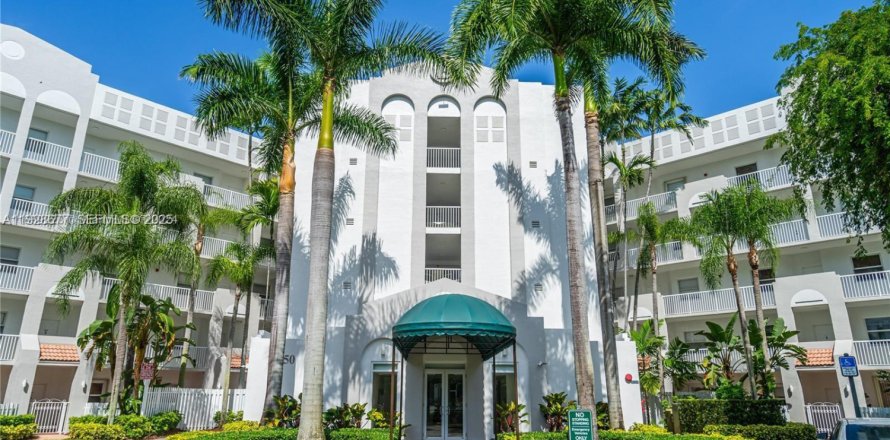 Condominio en Doral, Florida, 3 dormitorios № 1987109