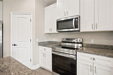 House in Ocala, Florida 3 bedrooms, 149.02 sq.m. № 2330112 - photo 22