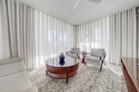 Condo in Riviera Beach, Florida, 2 bedrooms  № 1860323 - photo 5
