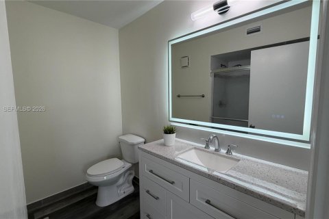 Снять в аренду таунхаус в Уэстон, Флорида 3 спальни, 134.06м2, № 2044786 - фото 5